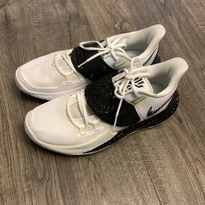 kyrie low 3 team white black